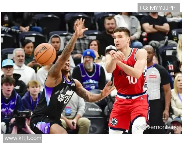 快船险胜爵士五分之差展现强大韧性与团队合作精神