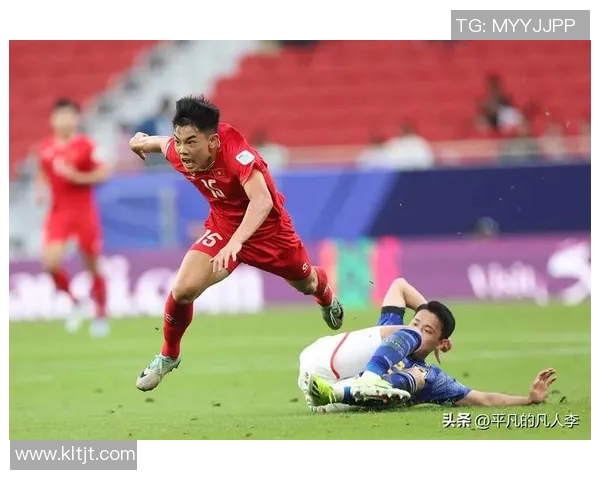 国足12强赛迎战韩国队全力以赴争取胜利展现中国足球新希望