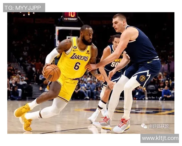 湖人与掘金激战回顾赛季对决精彩瞬间与关键数据分析 湖人与掘金激战回顾赛季对决精彩瞬间与关键数据分析