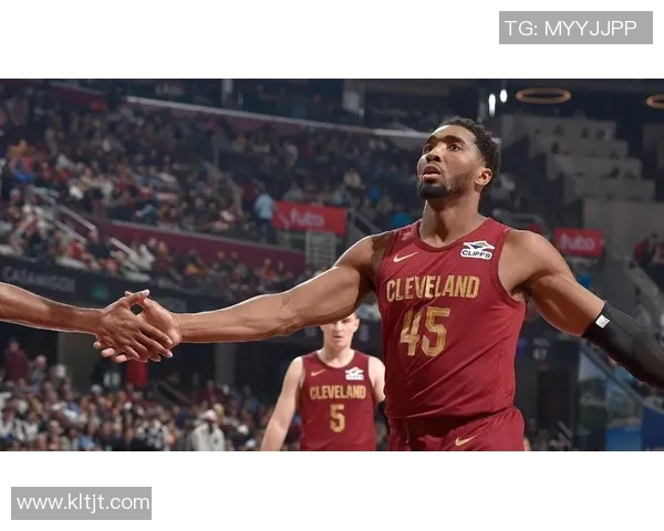 米切尔：大家都很棒，我很自豪能成为Jazz一员