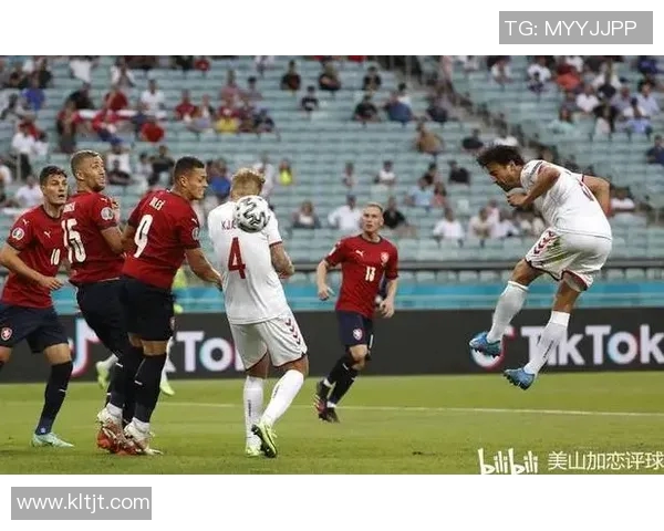 英格兰与西班牙比赛裁判表现分析及争议判罚回顾 英格兰与西班牙比赛裁判表现分析及争议判罚回顾