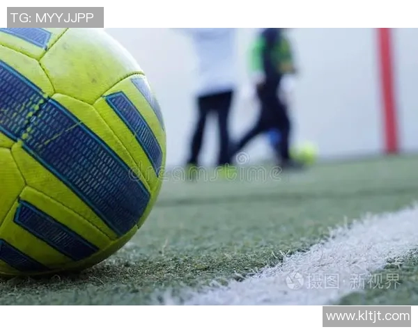 美丽足球的魅力与艺术：探寻足球场上的优雅与激情